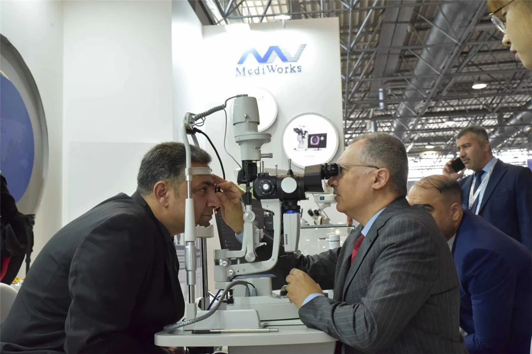MediWorks @ 2023 ESCRS｜See the Details, Reveals the Difference