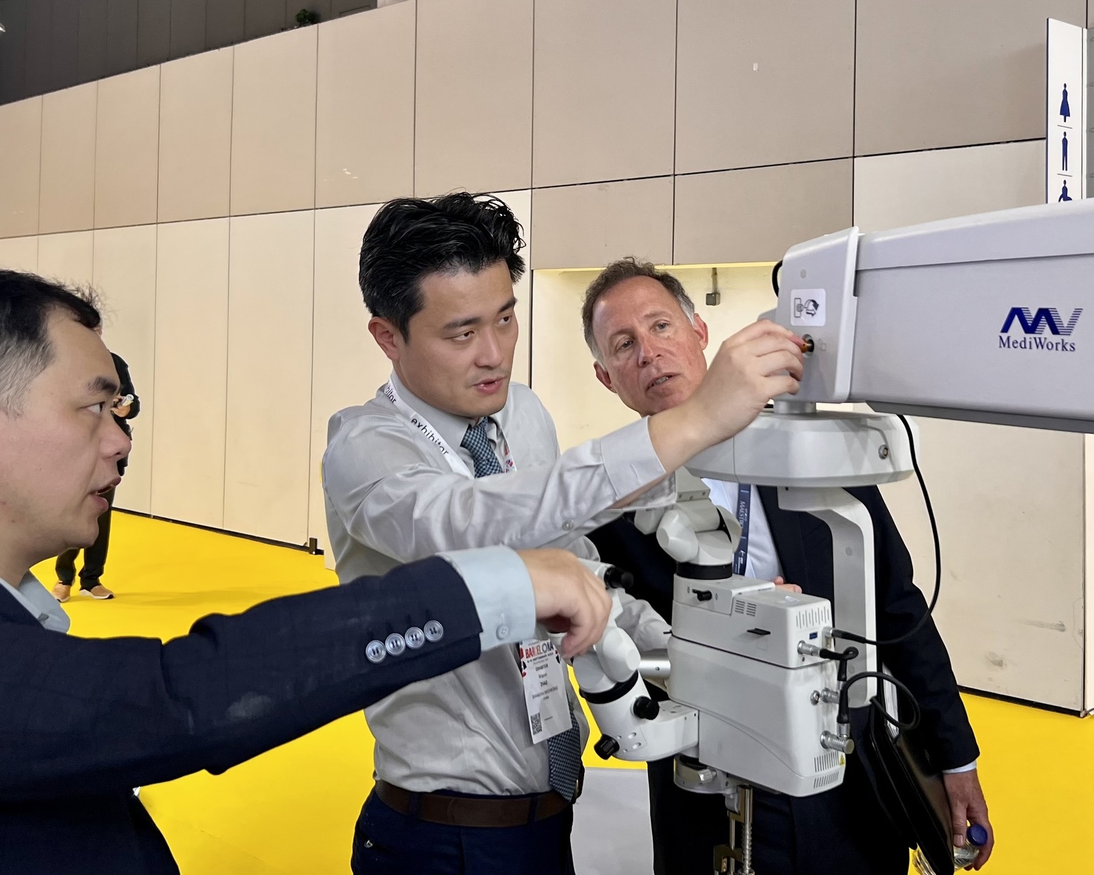 ESCRS 2024 ｜MediWorks Celebrates 20th Anniversary in Spain