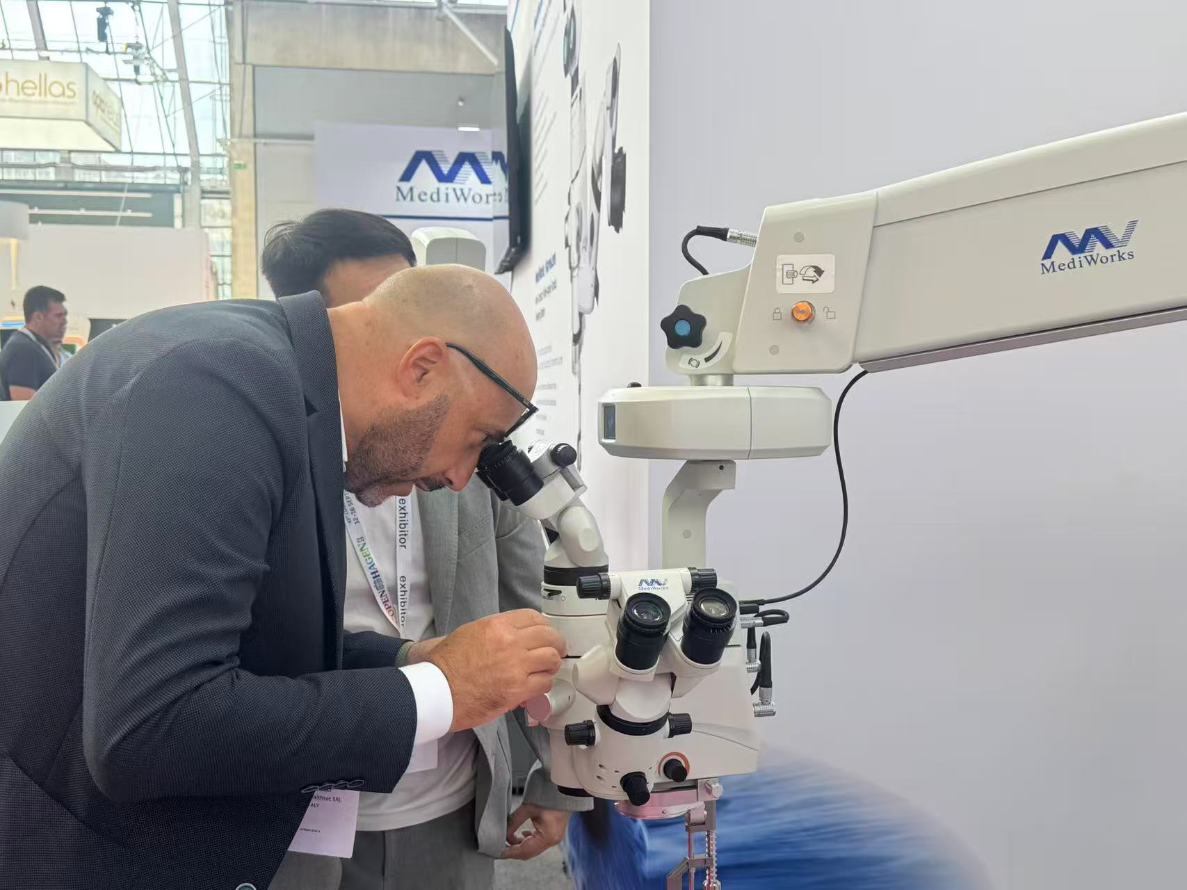 MediWorks Showcases Innovation at the 43rd ESCRS Annual Congress in Copenhagen