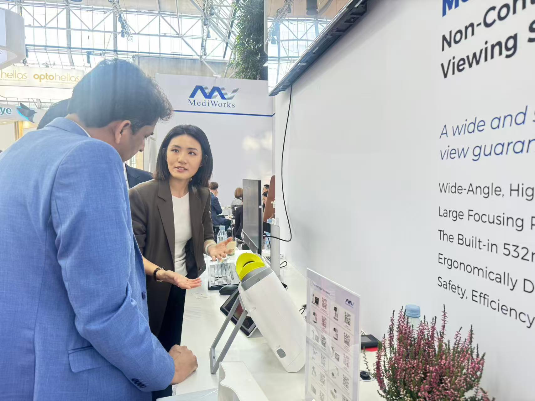 MediWorks Showcases Innovation at the 43rd ESCRS Annual Congress in Copenhagen