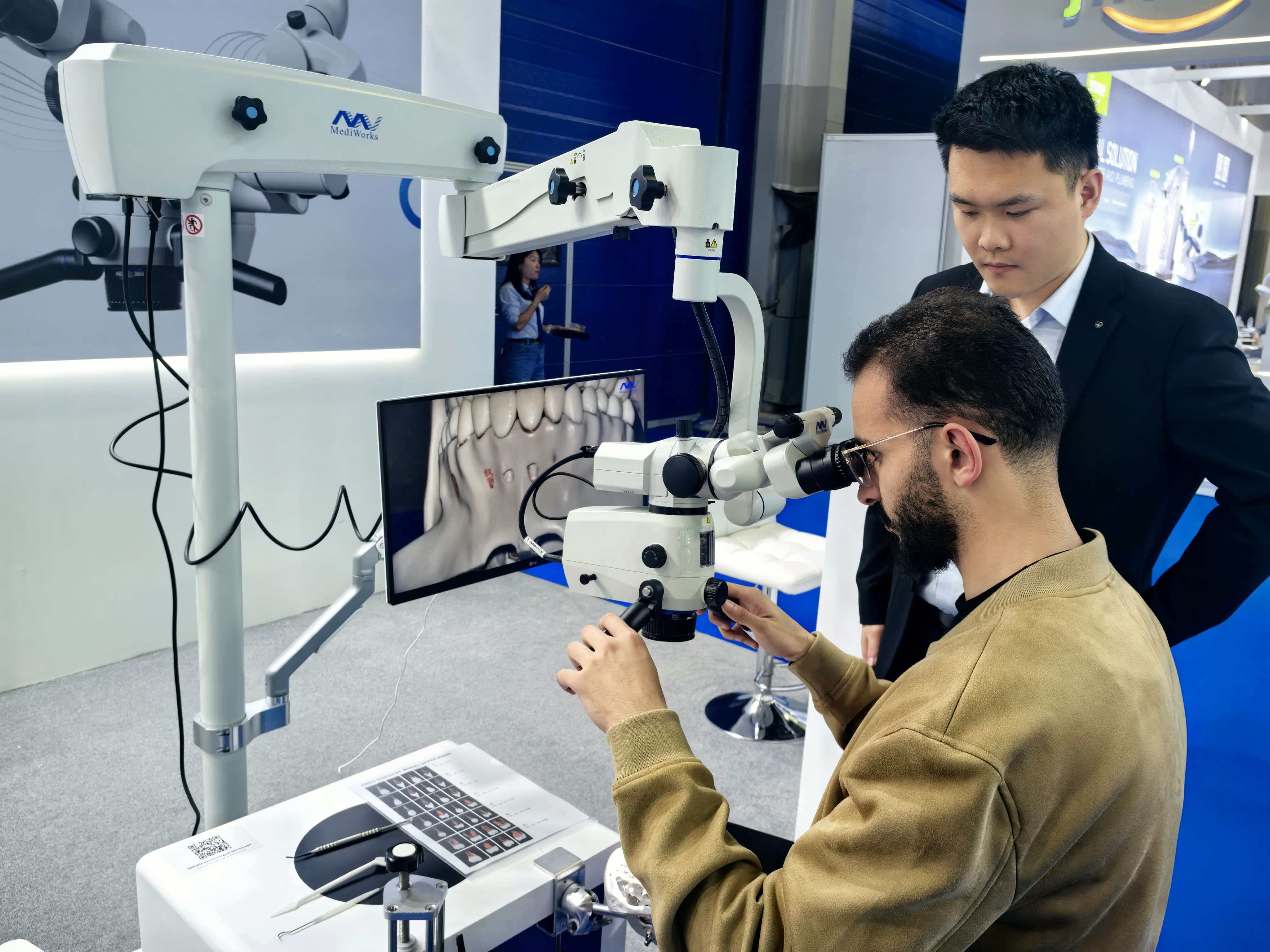 AEEDC Dubai 2026: MediWorks Unveils Owl-Swing System and Celebrates Core Regional Partners