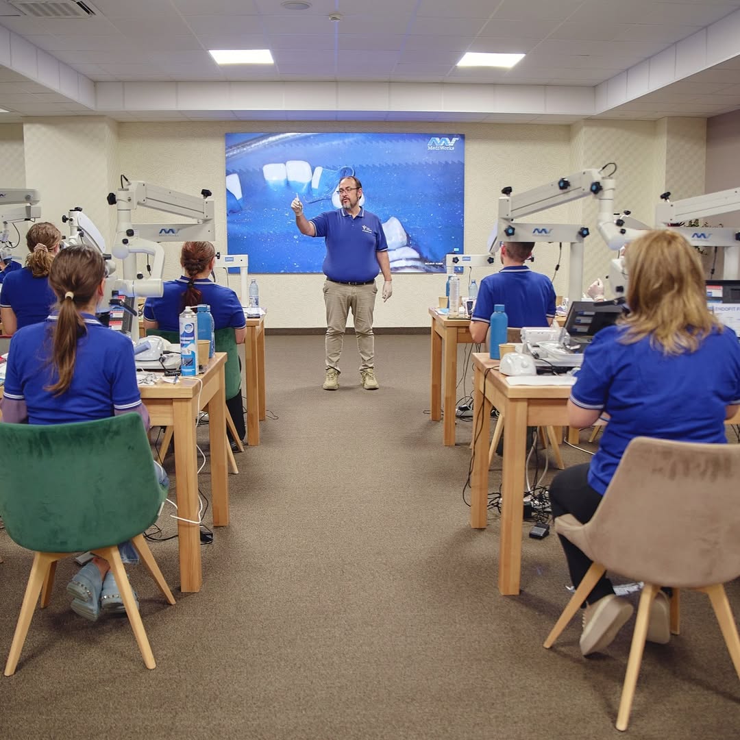 Successful Conclusion of Dental Educational Activity: Highlighting the Integration of Dental Operating Microscopes in Modern Dentistry