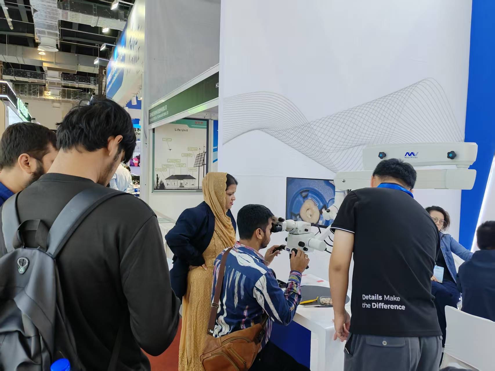 MediWorks Shines at DenTech China 2025: Debuting SM623D Dental Microscope to Link Global Dental Professionals