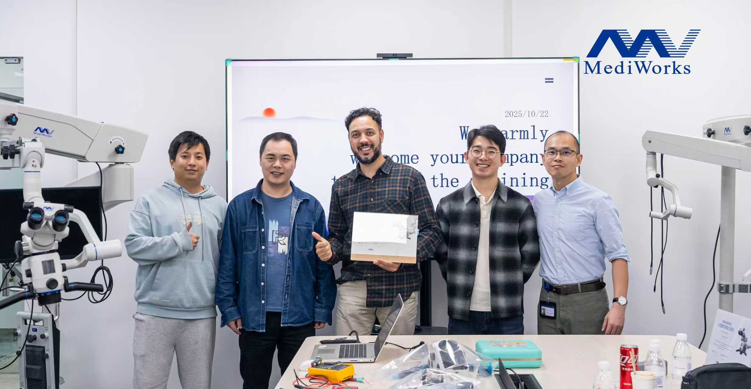 MediWorks Shines at DenTech China 2025: Debuting SM623D Dental Microscope to Link Global Dental Professionals