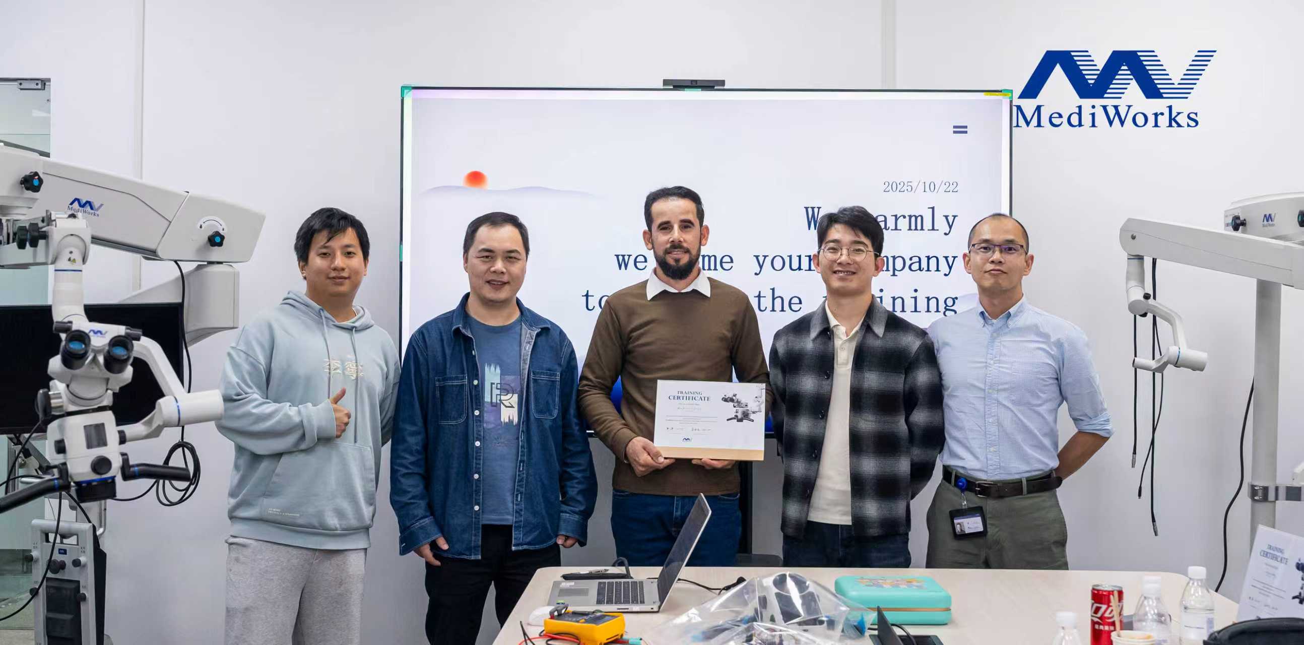 MediWorks Shines at DenTech China 2025: Debuting SM623D Dental Microscope to Link Global Dental Professionals