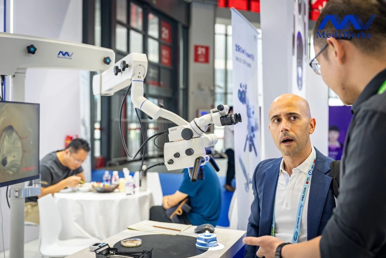 Exhibition Review | Microscopic Technology Makes Dental Treatment More Precise, MediWorks Leads You to Explore FDI