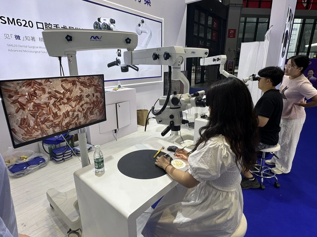Exhibition Review | Microscopic Technology Makes Dental Treatment More Precise, MediWorks Leads You to Explore FDI