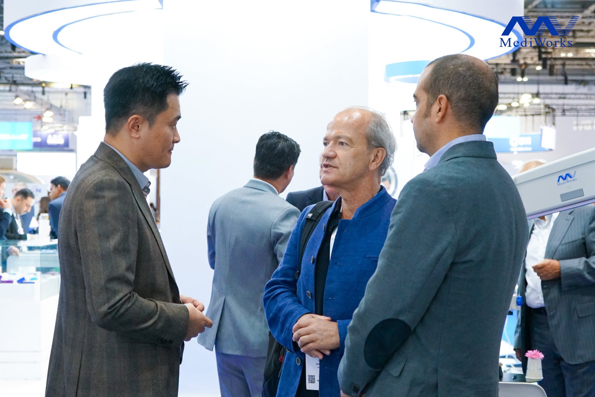 MediWorks Highlights Cutting-Edge Ophthalmic Innovations at ESCRS 2026